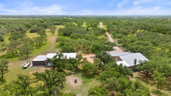 1241 Sandy Oaks Ranch Rd, Johnson City
