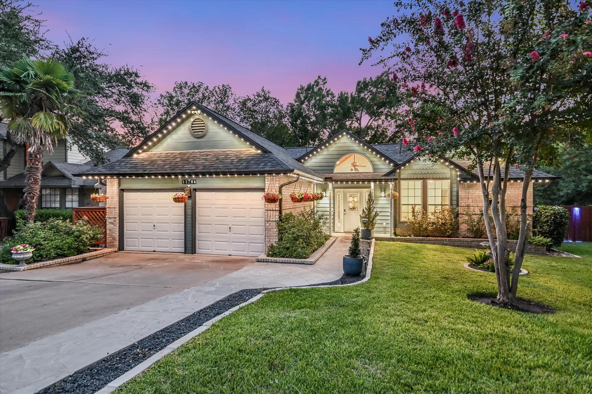 11704 Swearingen Dr, Austin, TX 78758
