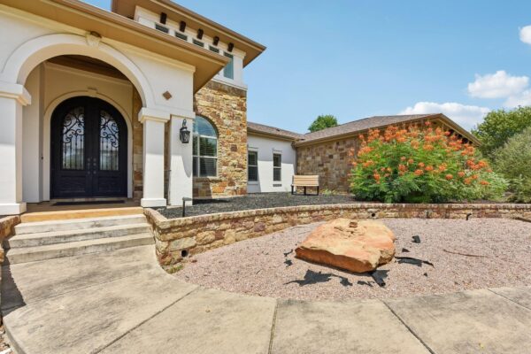 163 Powder Horn Rd, Bastrop
