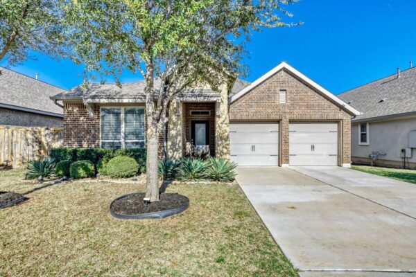 2416 BURBERRY Ln, Leander