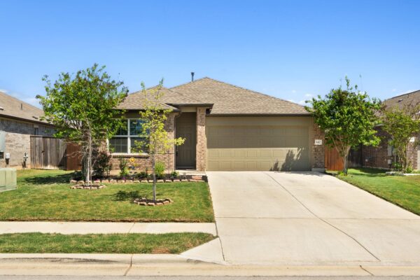 142 Esparza Dr, Bastrop