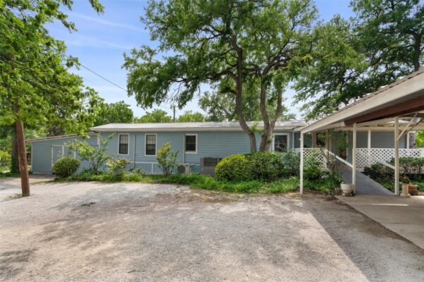300 Corral Ln, Liberty Hill