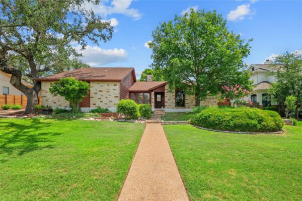 104 CAREFREE Cir, Lakeway