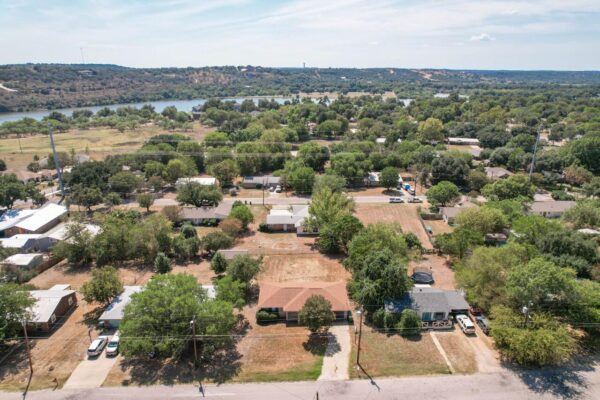1108 Cedar Dr, Marble Falls