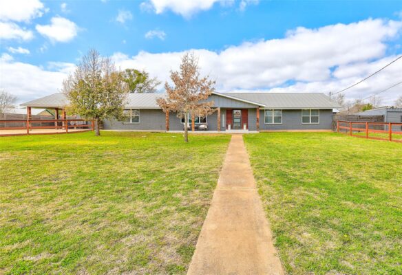 109 High Gabriel Dr, Leander