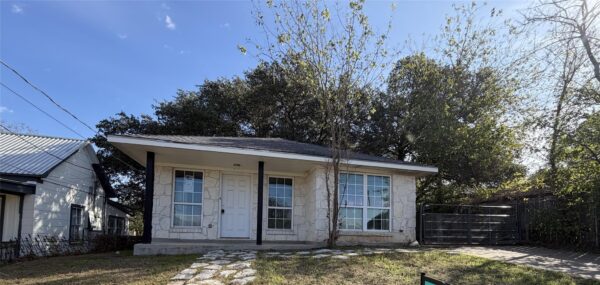 207 S Creek St, Fredericksburg