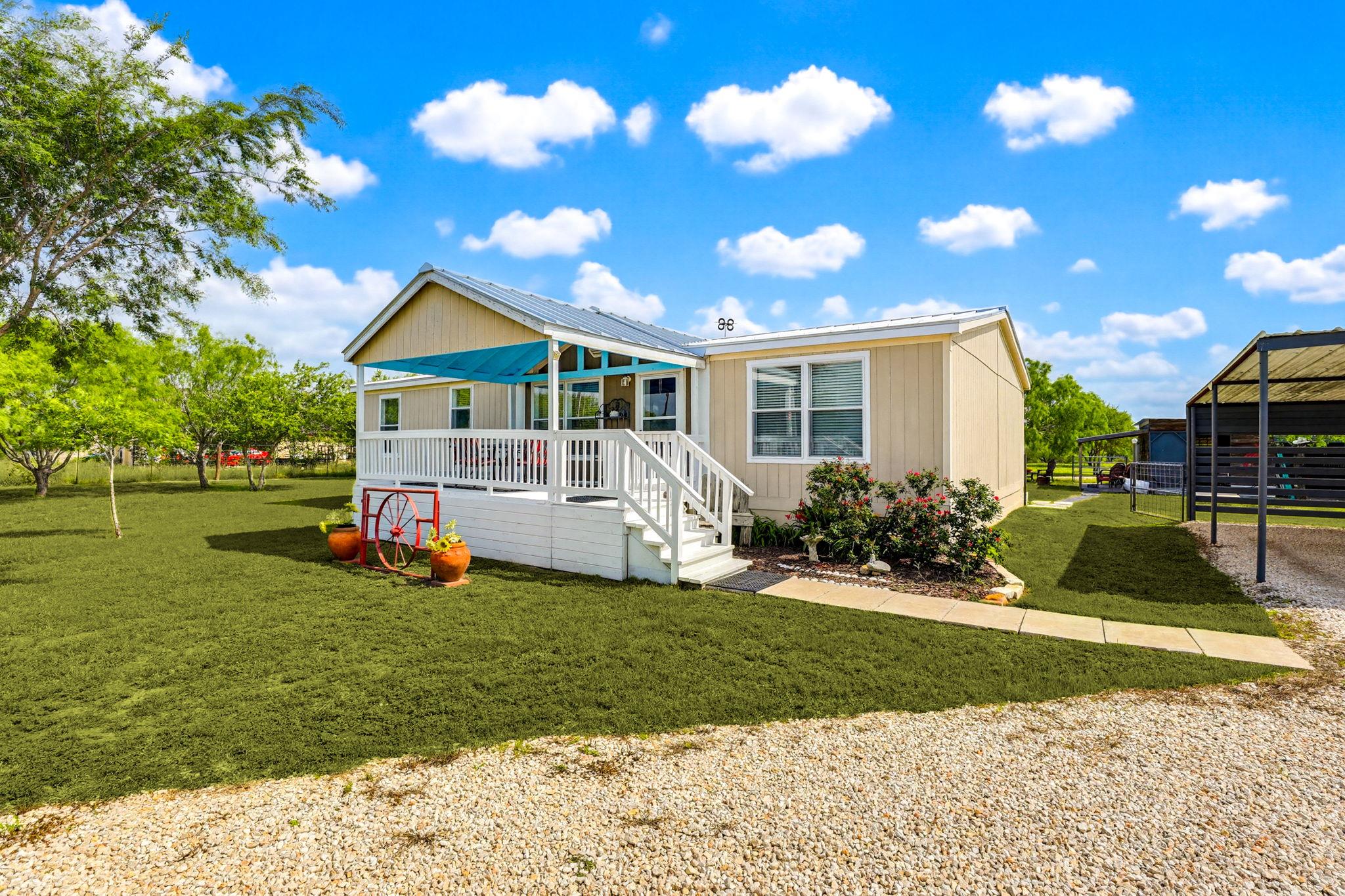 269 Callihan Rd, Lockhart, TX 78644