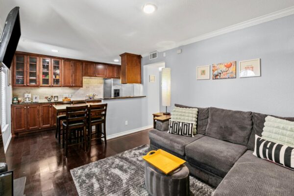 407 E 45th St #116, Austin