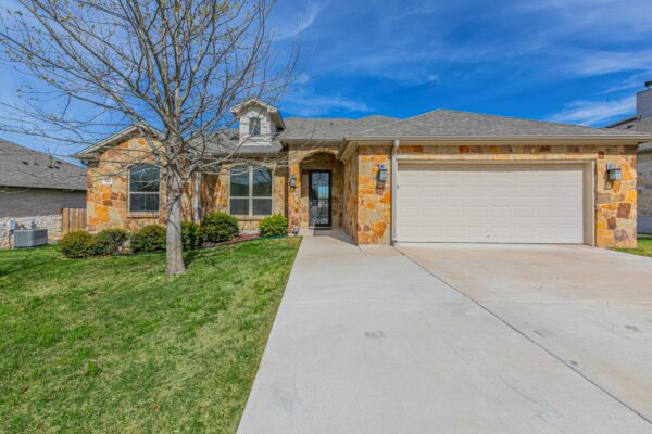 300 Magan Ln, Jarrell