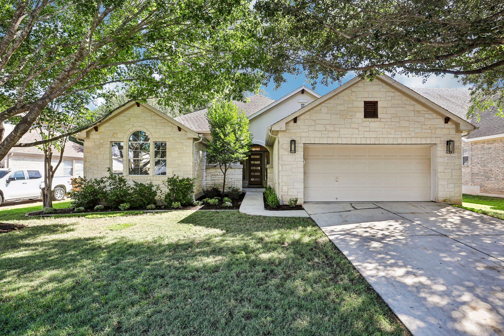 10723 River Plantation Dr, Austin, TX 78747