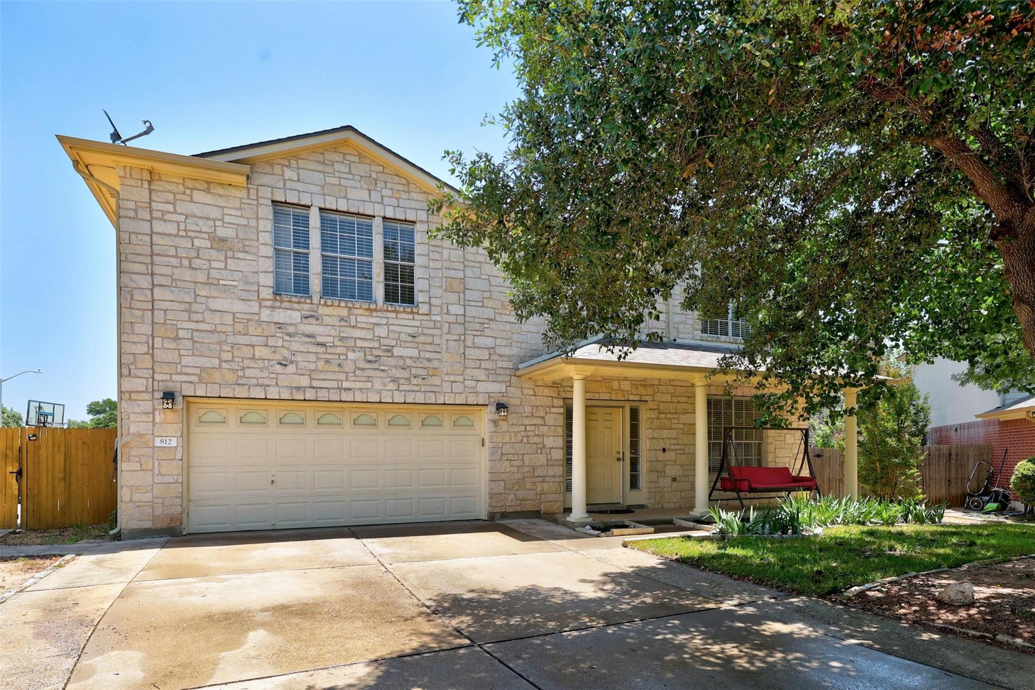 812 La Crema Ct, Leander