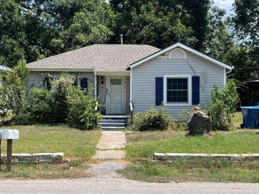 107 W 7th St, Elgin