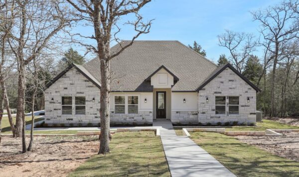 111 Kingwood Dr, Elgin