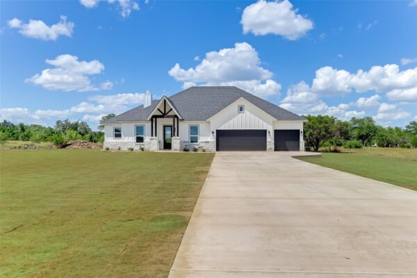 130 Draper Ln, Bertram