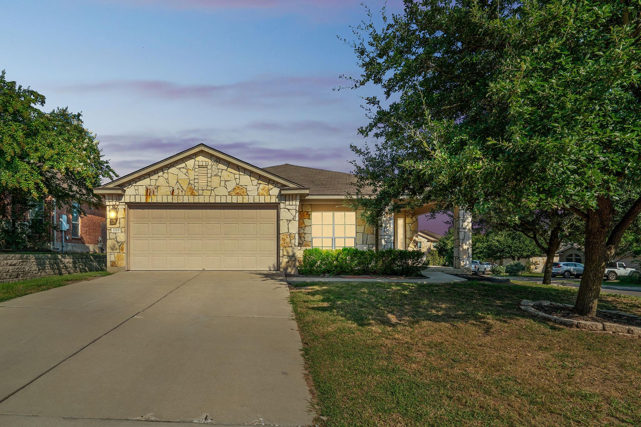 1315 Four Seasons Farm Dr, Kyle, TX 78640