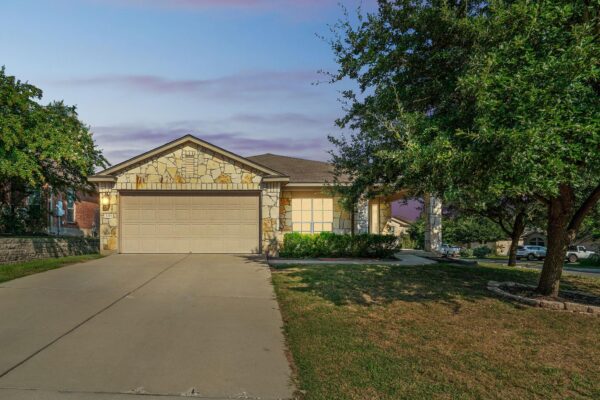 1315 Four Seasons Farm Dr, Kyle