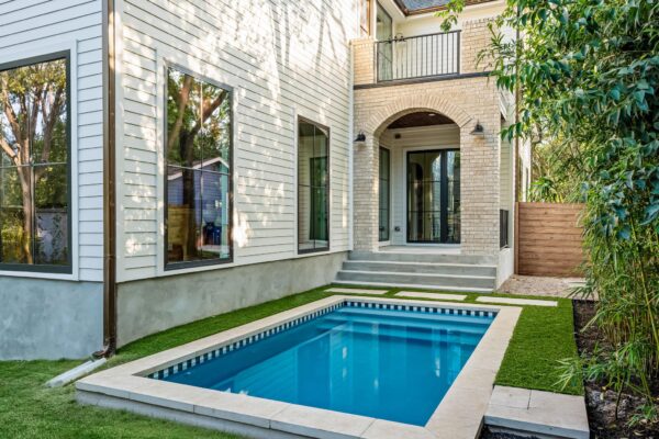 404 W 55th 1/2 St, Austin