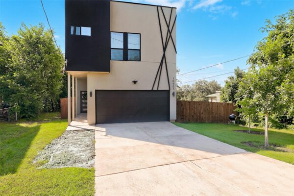 10903 Elm St, Jonestown