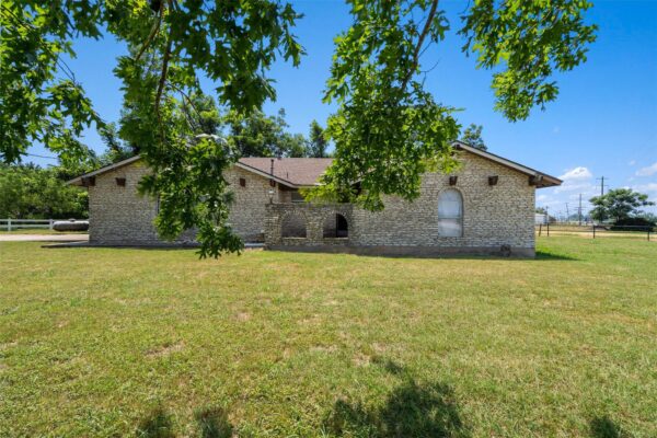 20 County Road 408 None, Taylor