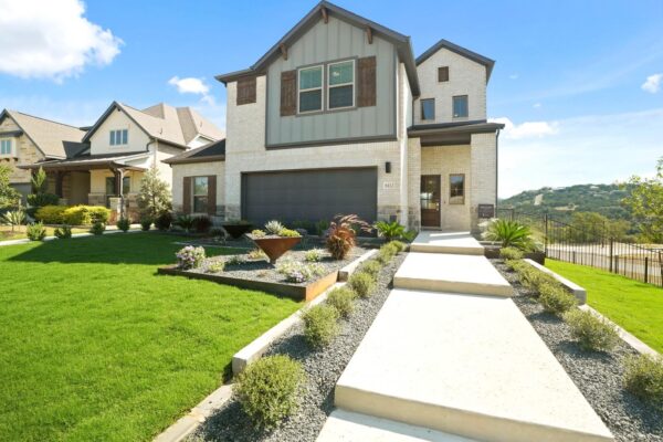 8112 Turning Leaf Cir, Lago Vista