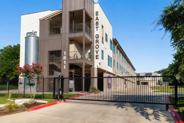 1811 Webberville Rd #1210, Austin