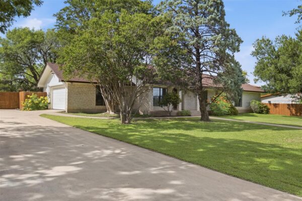 3804 Oak Meadow Dr, Round Rock