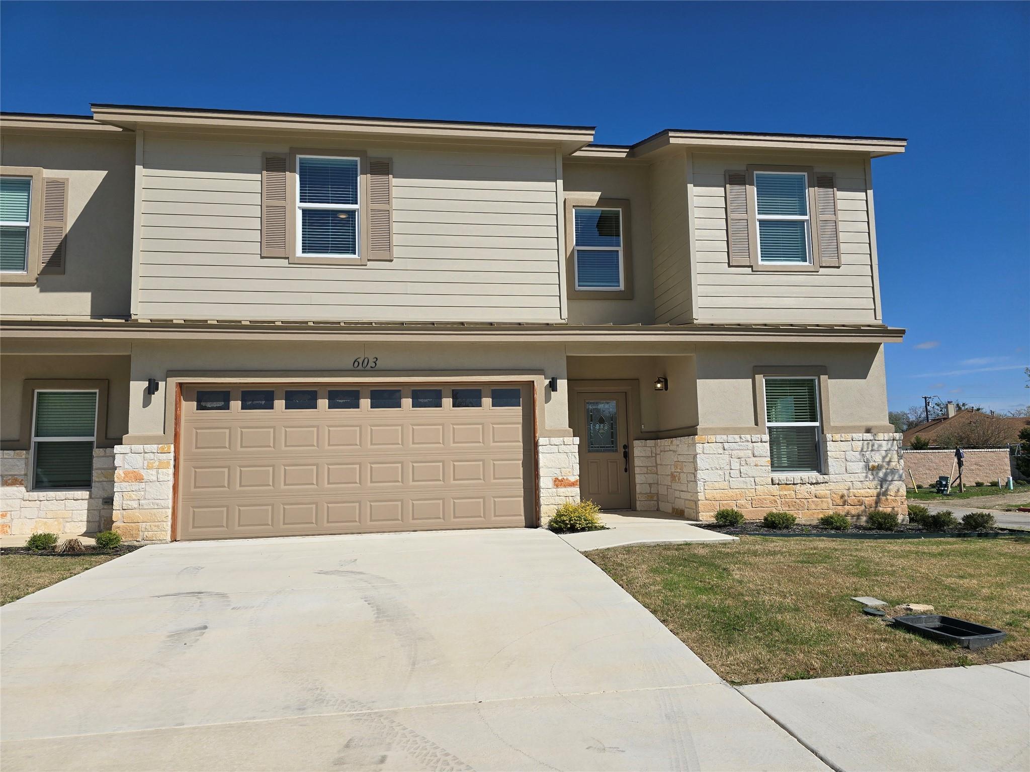 2105 Tiger Trl #603, Round Rock