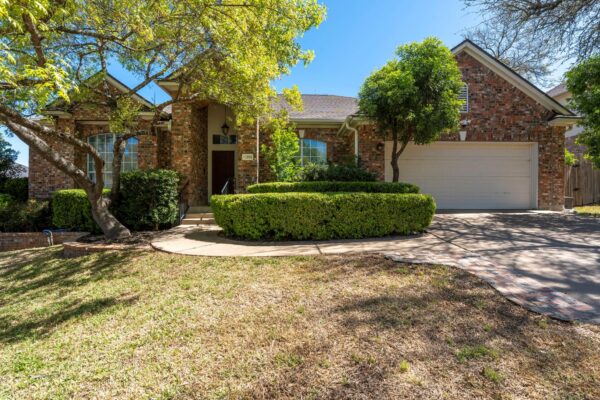 1906 Holly Hill Dr, Leander