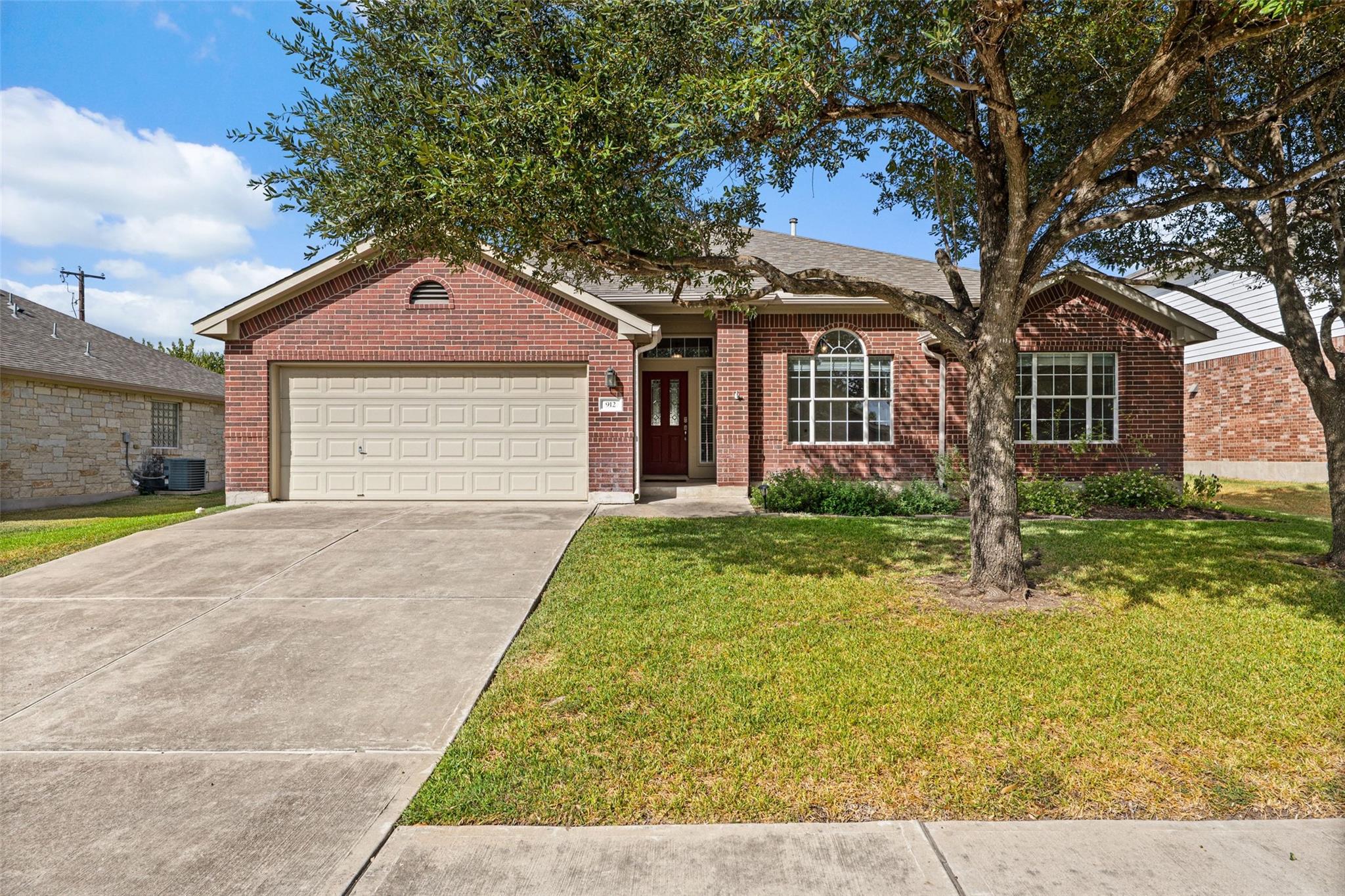 912 Abbeyglen Castle Dr, Pflugerville, TX 78660