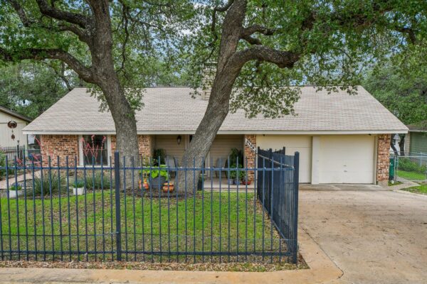 3108 American Dr, Lago Vista