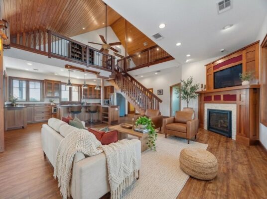 685 Hidden Creek Dr, Dripping Springs