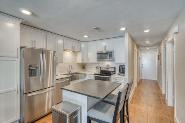 104 Cove None E #207, Horseshoe Bay