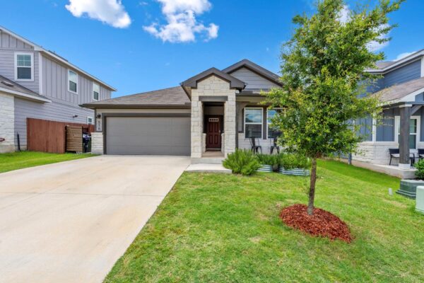 516 Loriner Way, Liberty Hill