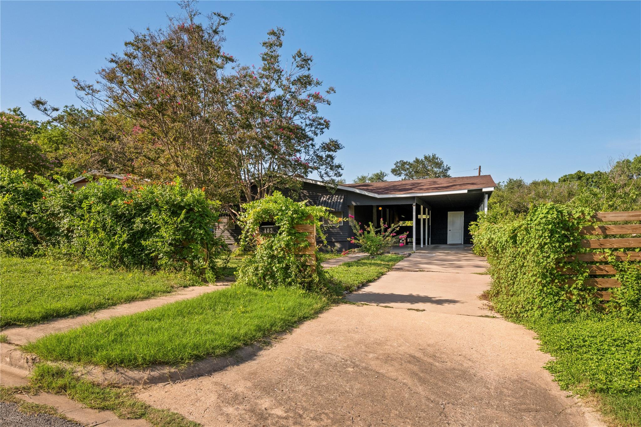 402 Philco Dr, Austin, TX 78745