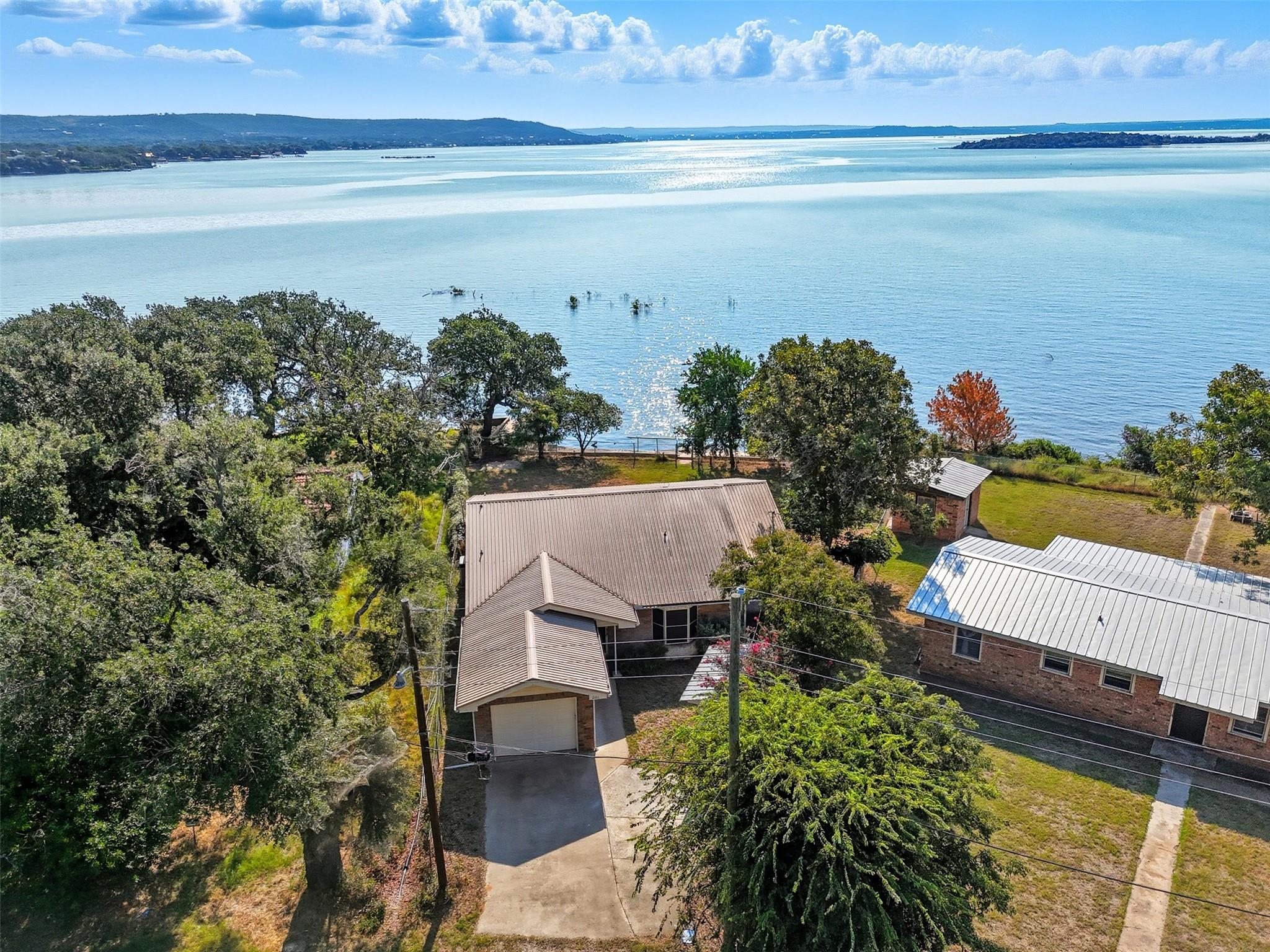 601 Lakeshore Loop, Tow, TX 78672