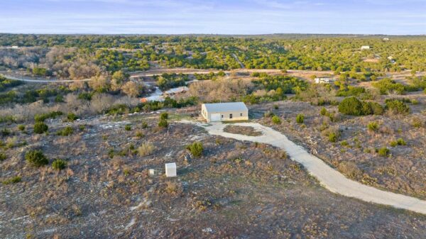 769 Three Creeks Dr, Bertram