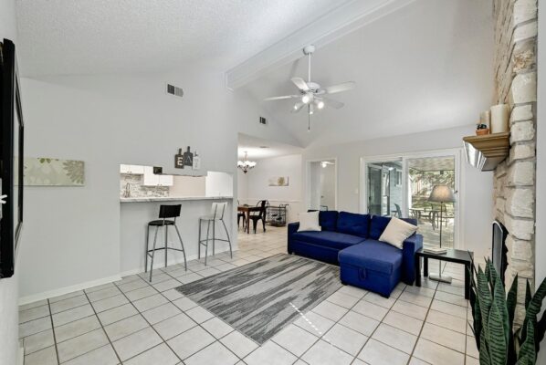 275 Mooring Cir #B, Lakeway