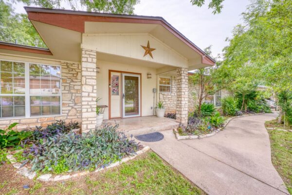 301 6th St, Marble Falls
