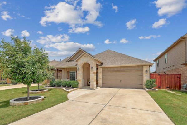 187 Salt Fork Dr, Liberty Hill