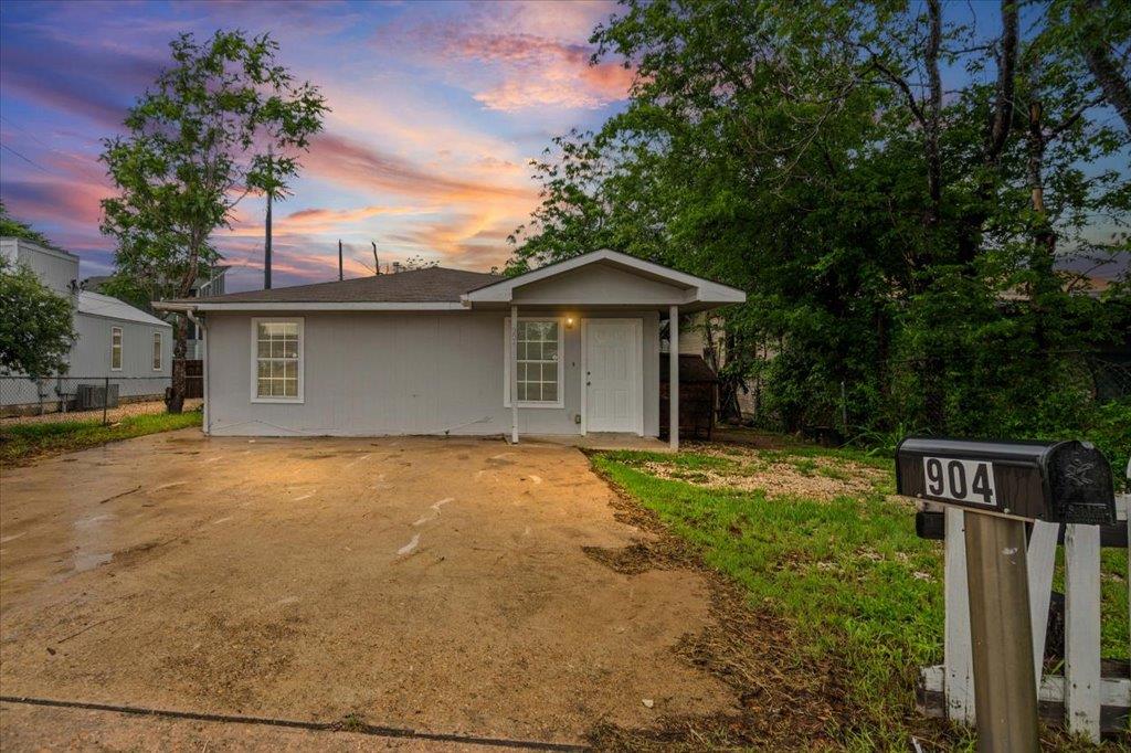 904 Montopolis Dr, Austin, TX 78741