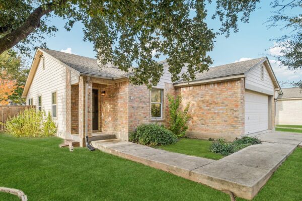 100 Kendall Cv, Elgin
