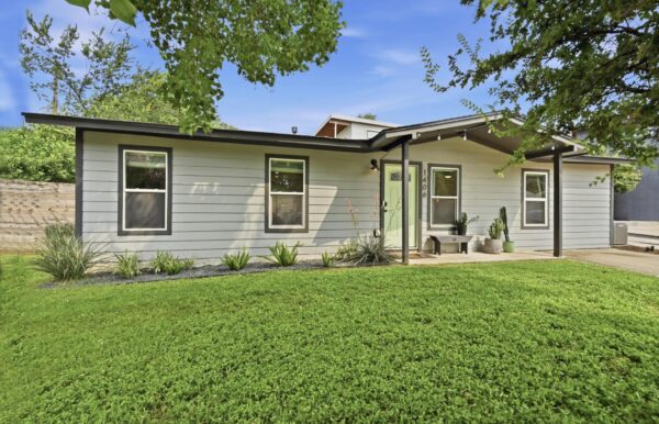 1406 Camelot Cir #1, Austin