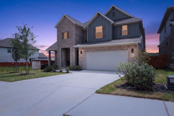 301 McMillian Dr, Liberty Hill