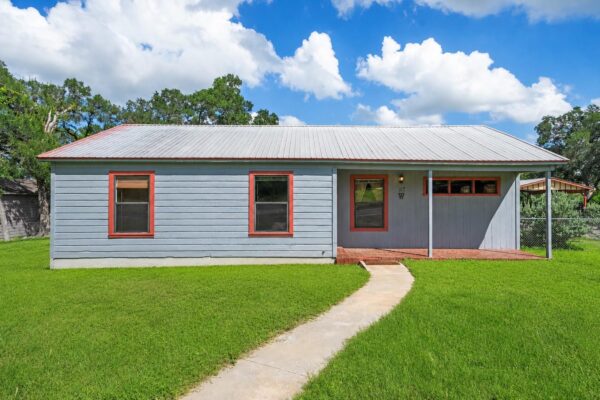 107 W Holland St, San Marcos
