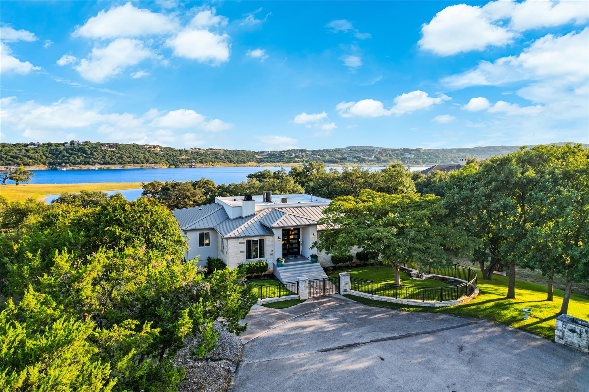 20505 Genessee Cv, Lago Vista, TX 78645