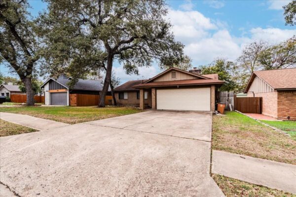 7204 Towering Oaks Dr, Austin
