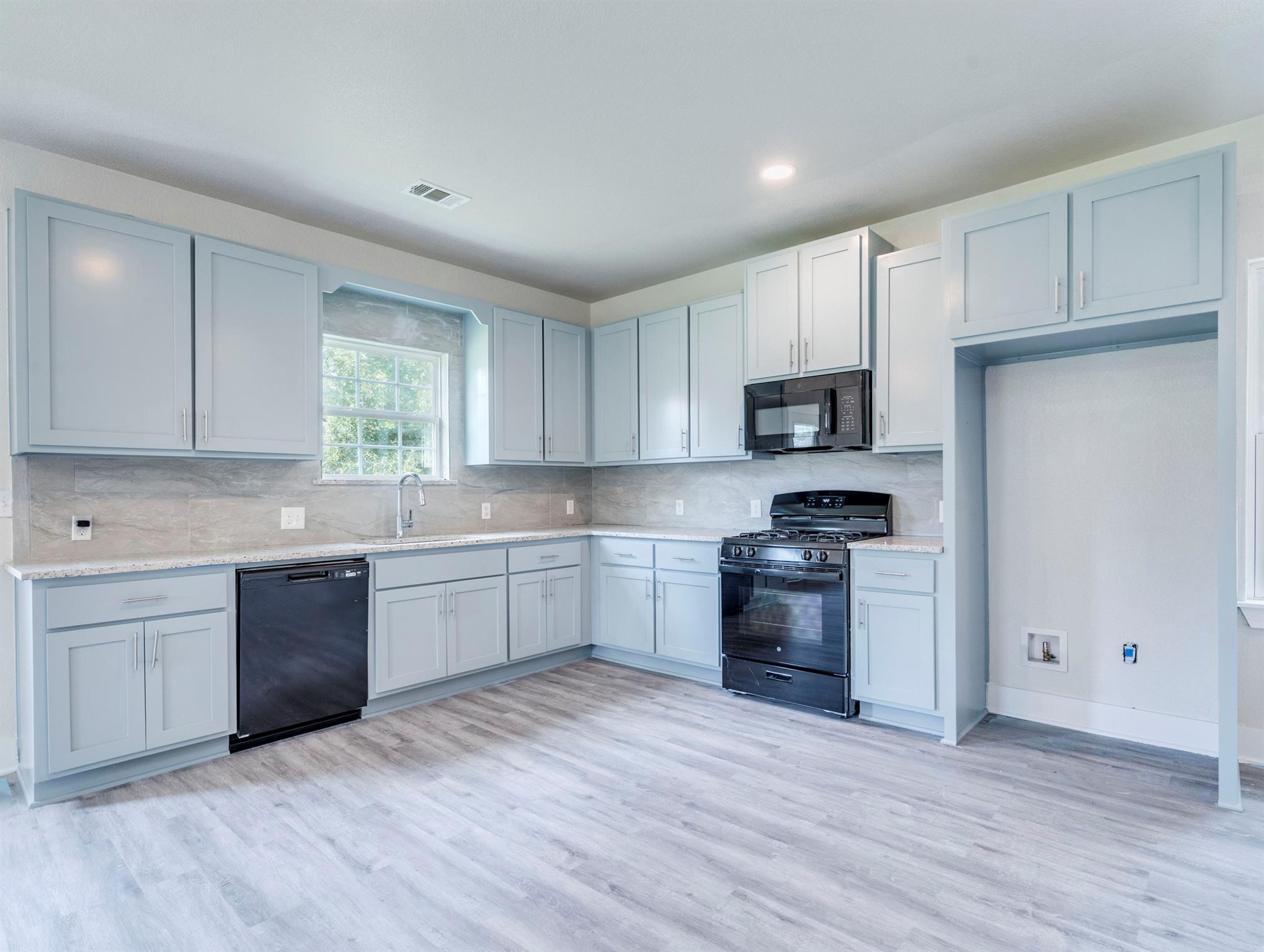 411 S Avenue B None, Elgin, TX 78621