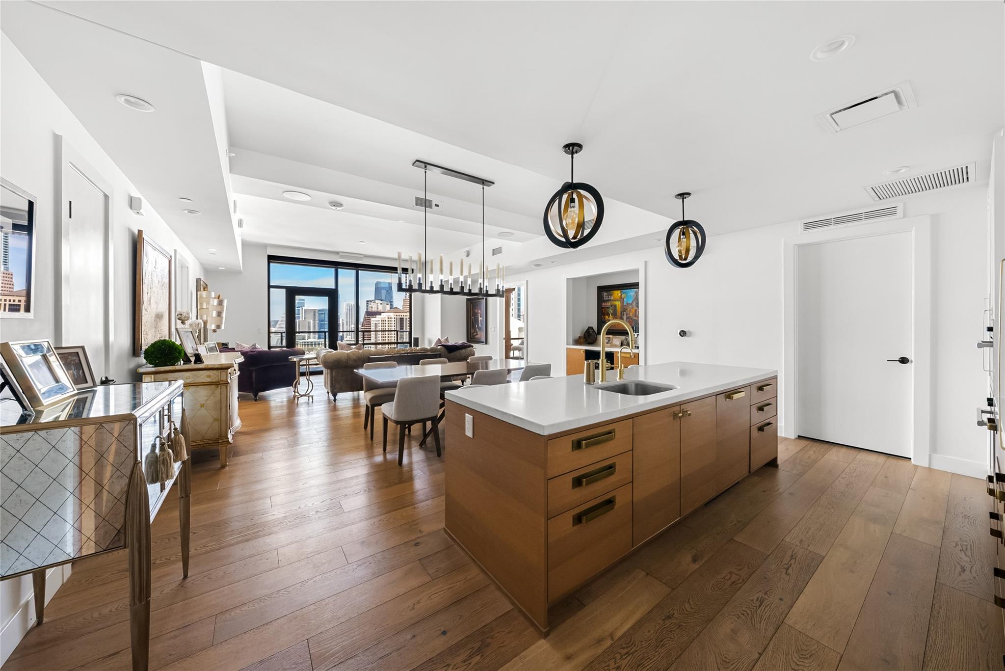 70 Rainey St #2106, Austin, TX 78701