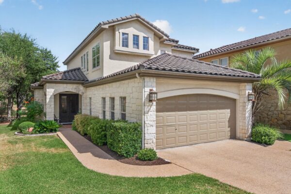 16 Swiftwater Trl, The Hills