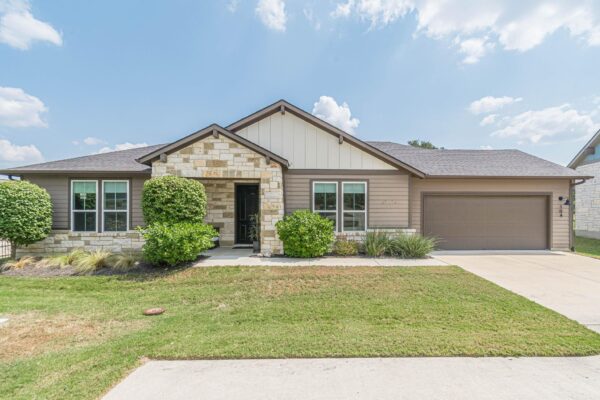 318 Dancing Oak Ln #104, San Marcos